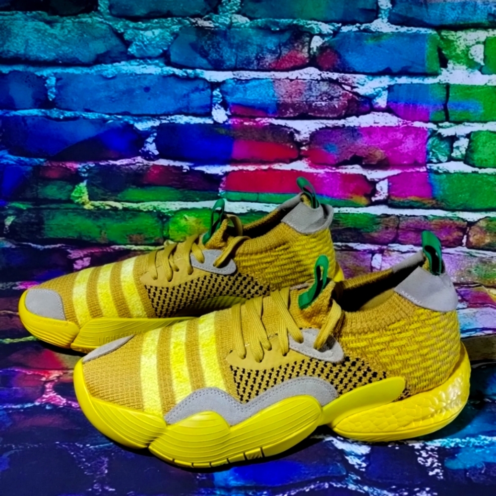 Adidas Trae Young 2.0 Hazy Yellow Shoes IG4793 Men's US Size 10 NWOB
